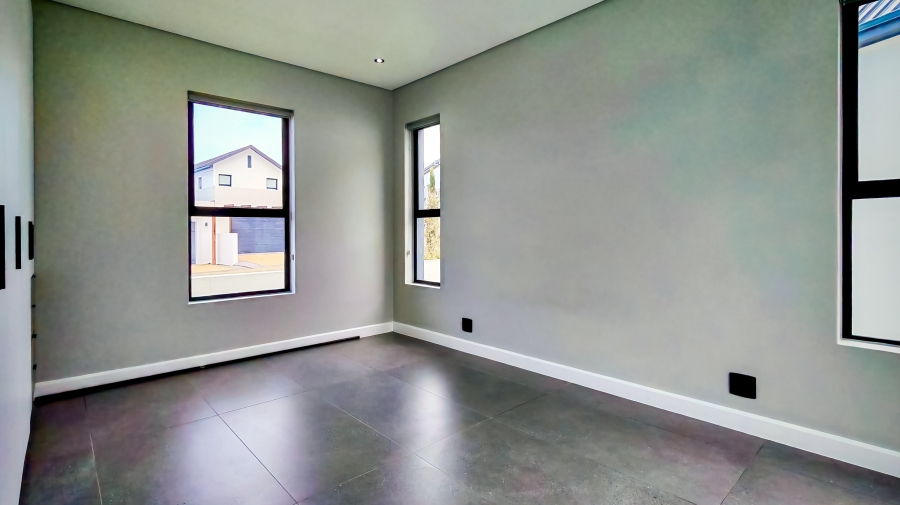 4 Bedroom Property for Sale in Sitari Country Estate Western Cape